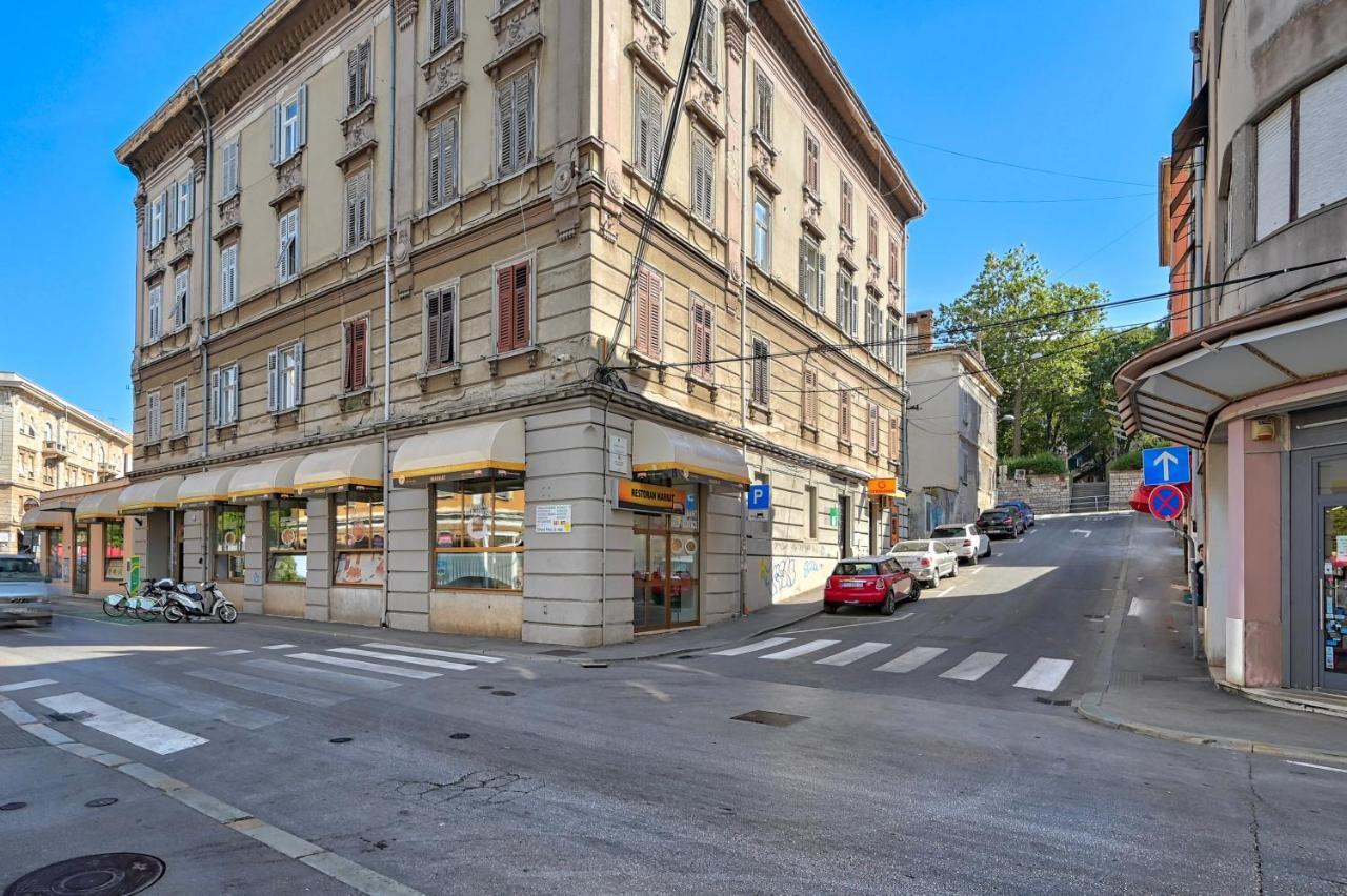 Apartament Collins Amethyst Center Pula Zewnętrze zdjęcie