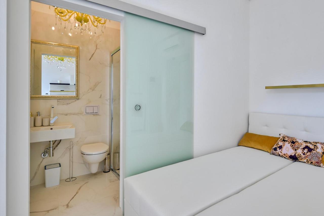 Apartament Collins Amethyst Center Pula Zewnętrze zdjęcie
