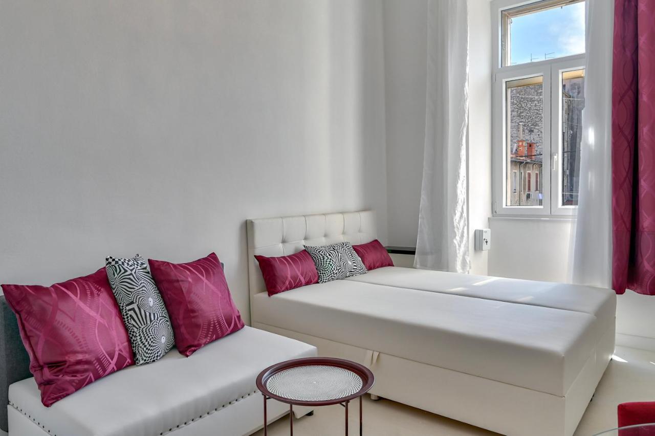 Apartament Collins Amethyst Center Pula Zewnętrze zdjęcie