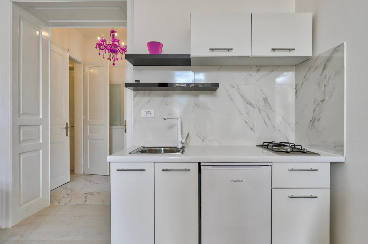 Apartament Collins Amethyst Center Pula Zewnętrze zdjęcie