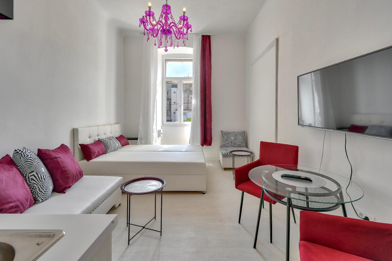 Apartament Collins Amethyst Center Pula Zewnętrze zdjęcie