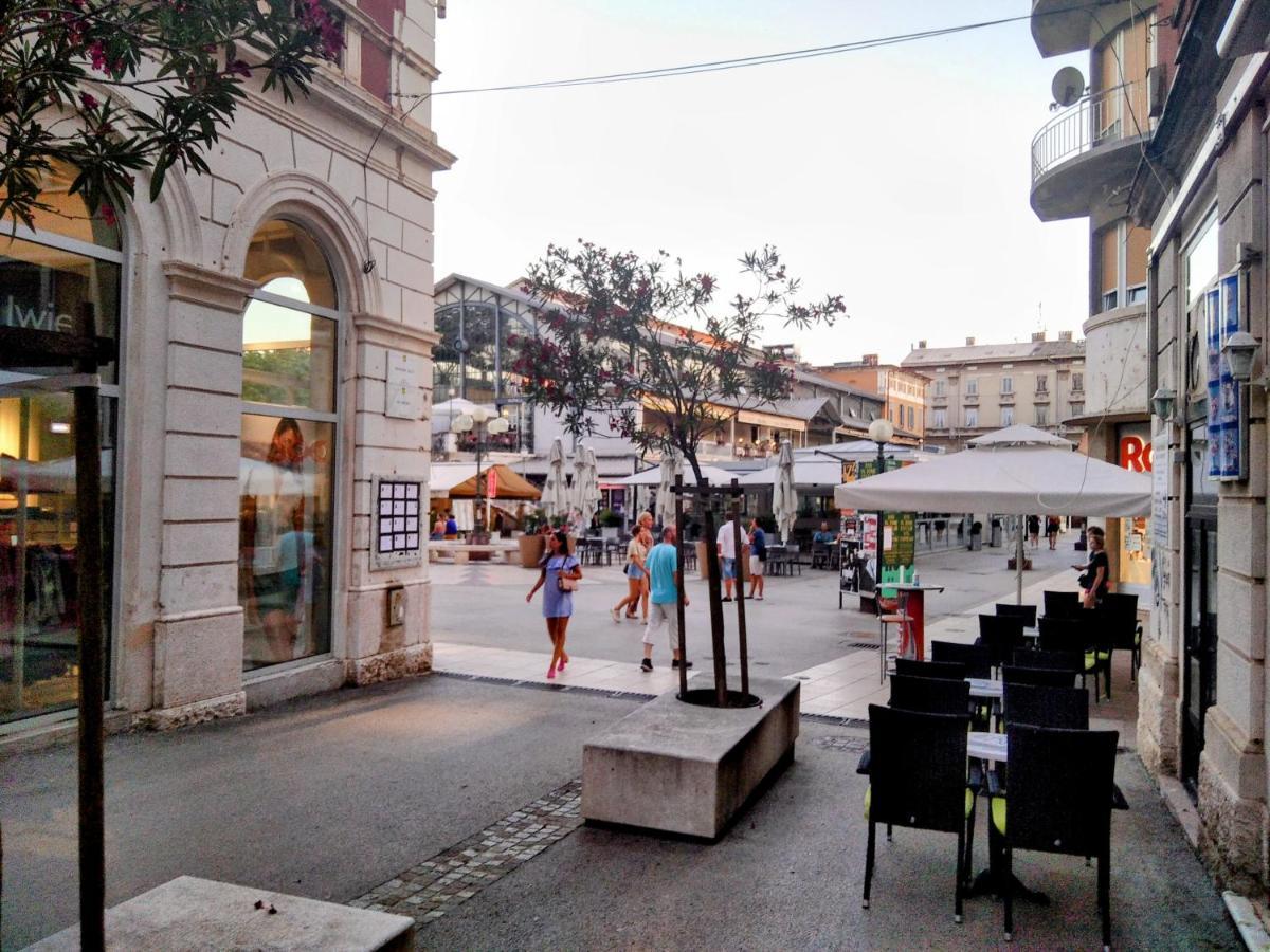 Apartament Collins Amethyst Center Pula Zewnętrze zdjęcie