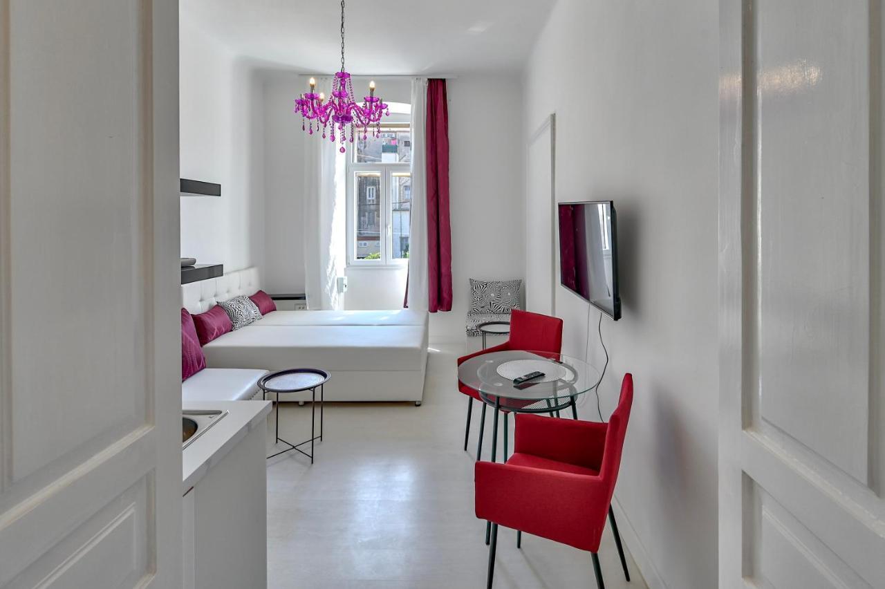 Apartament Collins Amethyst Center Pula Zewnętrze zdjęcie