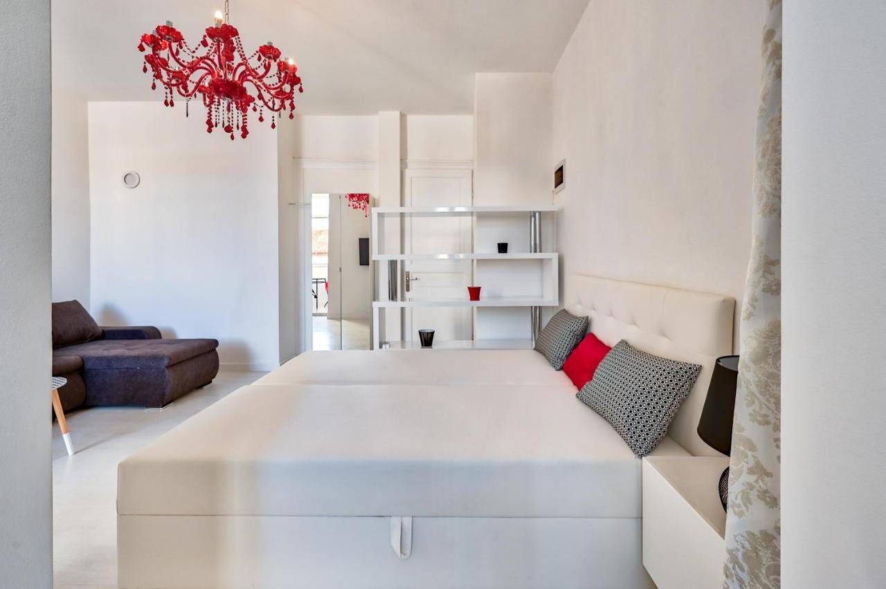 Apartament Collins Amethyst Center Pula Zewnętrze zdjęcie