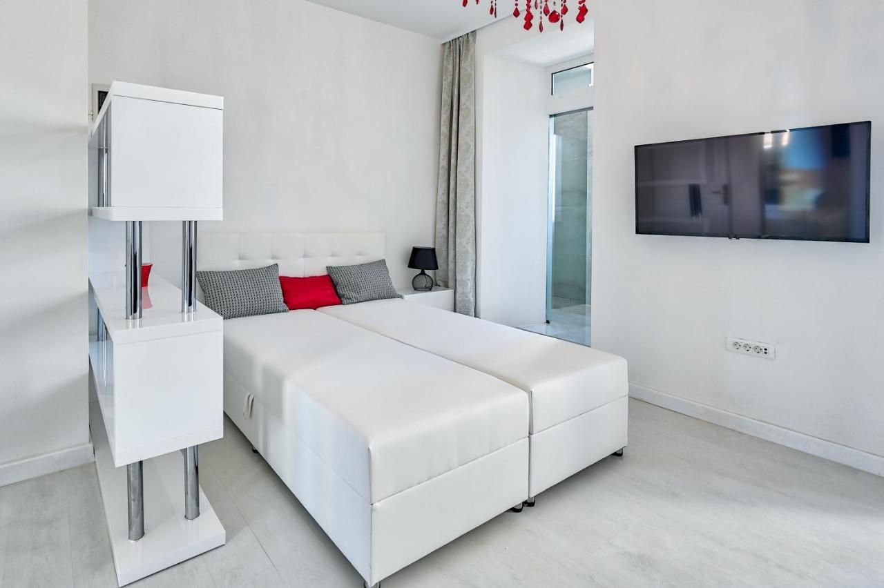 Apartament Collins Amethyst Center Pula Zewnętrze zdjęcie